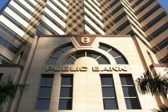 What is the difference between public and private banking?